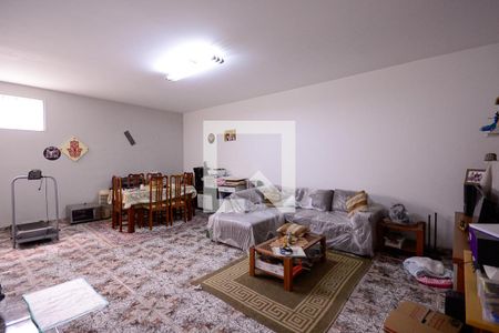 Casa à venda com 282m², 4 quartos e 6 vagas Casa à venda com 282m², 4 quartos e 6 vagasSalão de Festas