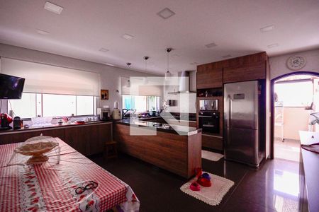 Casa à venda com 282m², 4 quartos e 6 vagas Casa à venda com 282m², 4 quartos e 6 vagasCozinha