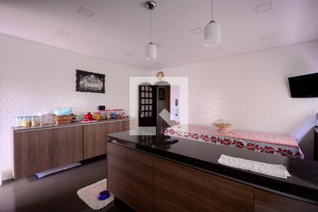 Casa à venda com 282m², 4 quartos e 6 vagas Casa à venda com 282m², 4 quartos e 6 vagasCozinha