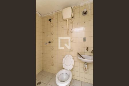 Casa à venda com 212m², 3 quartos e 3 vagas Casa à venda com 212m², 3 quartos e 3 vagasBanheiro de serviço