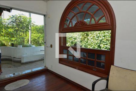 Casa de condomínio à venda com 1600m², 11 quartos e 10 vagasHall