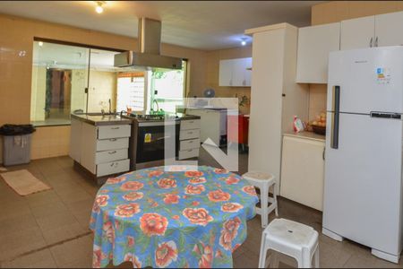 Casa de condomínio à venda com 1600m², 11 quartos e 10 vagasCozinha 2