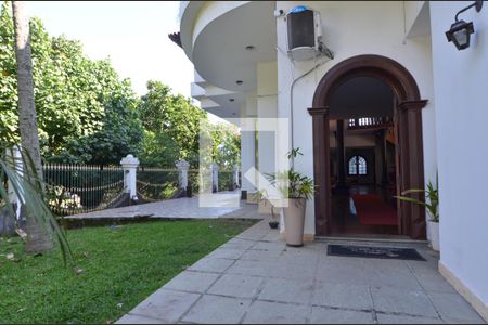 Casa de condomínio à venda com 1600m², 11 quartos e 10 vagasEntrada