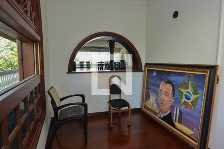 Casa de condomínio à venda com 1600m², 11 quartos e 10 vagasHall