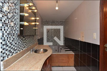 Casa de condomínio à venda com 1600m², 11 quartos e 10 vagasBanheiro da suite 6