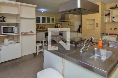 Casa de condomínio à venda com 1600m², 11 quartos e 10 vagasCozinha 2