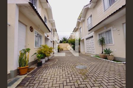 Casa de condomínio à venda com 110m², 3 quartos e 1 vagaCondomínio