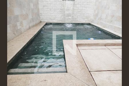 Casa de condomínio à venda com 110m², 3 quartos e 1 vagaPiscina