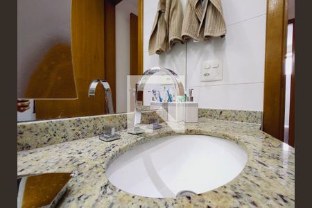 Casa de condomínio à venda com 110m², 3 quartos e 1 vagaBanheiro da Suíte