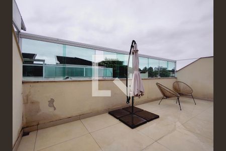 Casa de condomínio à venda com 110m², 3 quartos e 1 vagaTerraço