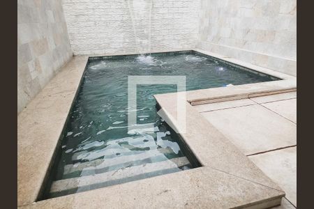 Casa de condomínio à venda com 110m², 3 quartos e 1 vagaPiscina