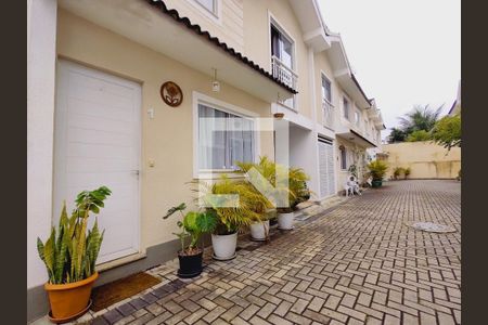 Casa de condomínio à venda com 110m², 3 quartos e 1 vagaFachada 