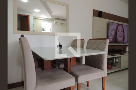 Sala  de casa de condomínio à venda com 3 quartos, 110m² em Freguesia de Jacarepaguá, Rio de Janeiro