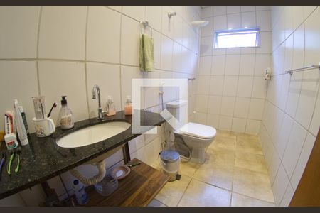 Banheiro  de casa à venda com 3 quartos, 124m² em Jardim Peri Peri, São Paulo