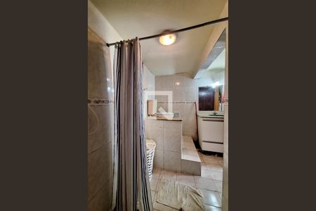 Casa à venda com 290m², 5 quartos e 3 vagas Casa à venda com 290m², 5 quartos e 3 vagasBanheiro Social