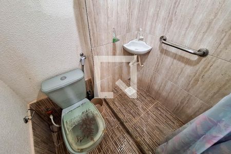 Casa à venda com 290m², 5 quartos e 3 vagas Casa à venda com 290m², 5 quartos e 3 vagasBanheiro da Suíte 2