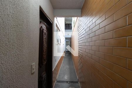 Casa para alugar com 60m², 1 quarto e sem vagaCorredor lateral