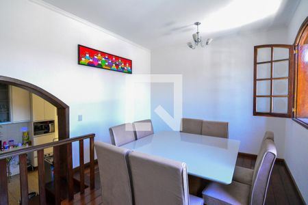 Casa para alugar com 225m², 3 quartos e 2 vagas Casa para alugar com 225m², 3 quartos e 2 vagasSala de Jantar