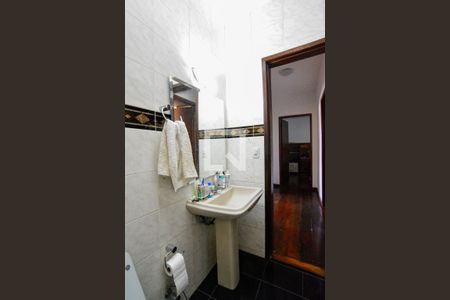 Casa para alugar com 225m², 3 quartos e 2 vagas Casa para alugar com 225m², 3 quartos e 2 vagasBanheiro