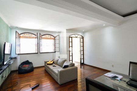 Sala de casa para alugar com 3 quartos, 225m² em Dom Cabral, Belo Horizonte