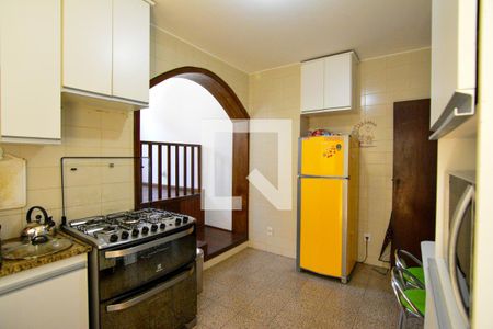 Casa para alugar com 225m², 3 quartos e 2 vagas Casa para alugar com 225m², 3 quartos e 2 vagasCozinha