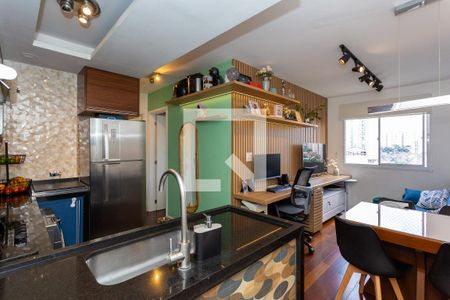 Sala e Cozinha de apartamento à venda com 2 quartos, 40m² em Liberdade, São Paulo