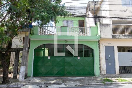 Casa à venda com 190m², 2 quartos e 2 vagasFachada