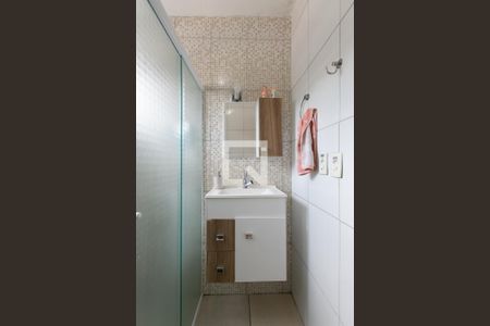 Casa à venda com 190m², 2 quartos e 2 vagasBanheiro 