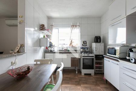 Casa à venda com 190m², 2 quartos e 2 vagasCozinha