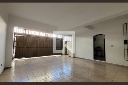 Casa à venda com 295m², 4 quartos e 4 vagas Casa à venda com 295m², 4 quartos e 4 vagasGaragem