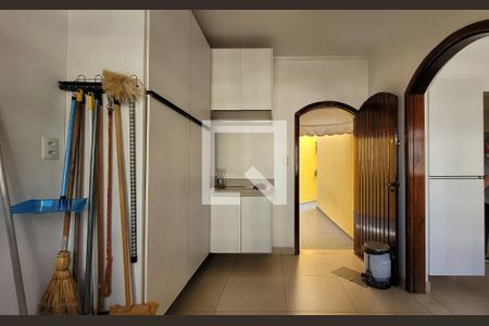 Casa à venda com 295m², 4 quartos e 4 vagas Casa à venda com 295m², 4 quartos e 4 vagasLavanderia