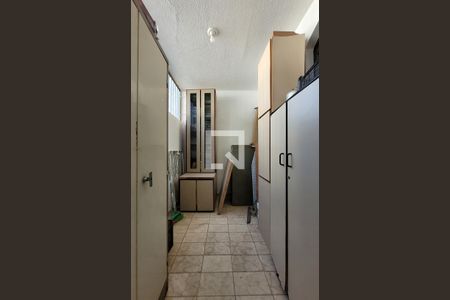 Casa à venda com 295m², 4 quartos e 4 vagas Casa à venda com 295m², 4 quartos e 4 vagasQuarto de serviço