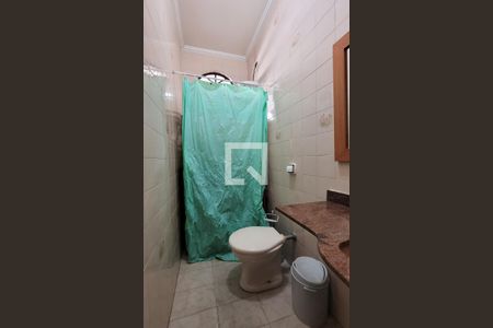 Casa à venda com 295m², 4 quartos e 4 vagas Casa à venda com 295m², 4 quartos e 4 vagasBanheiro