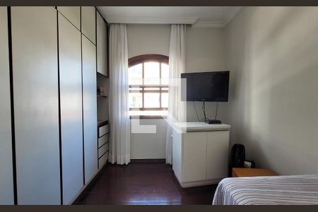 Casa à venda com 295m², 4 quartos e 4 vagas Casa à venda com 295m², 4 quartos e 4 vagasQuarto 3