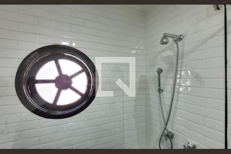 Casa à venda com 295m², 4 quartos e 4 vagas Casa à venda com 295m², 4 quartos e 4 vagasBanheiro da suíte