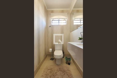 Casa à venda com 295m², 4 quartos e 4 vagas Casa à venda com 295m², 4 quartos e 4 vagasLavabo