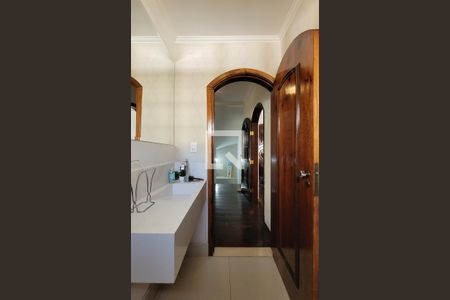 Casa à venda com 295m², 4 quartos e 4 vagas Casa à venda com 295m², 4 quartos e 4 vagasLavabo