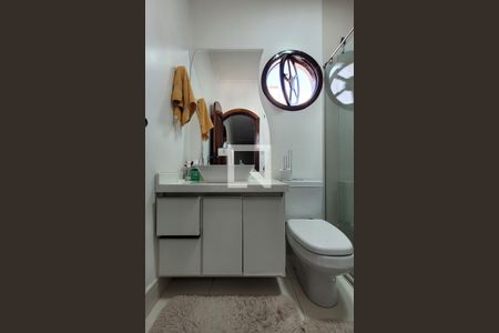 Casa à venda com 295m², 4 quartos e 4 vagas Casa à venda com 295m², 4 quartos e 4 vagasBanheiro