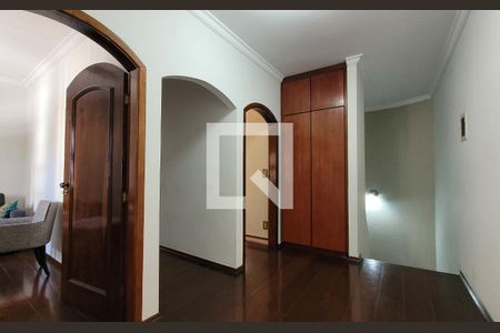 Casa à venda com 295m², 4 quartos e 4 vagas Casa à venda com 295m², 4 quartos e 4 vagasHall