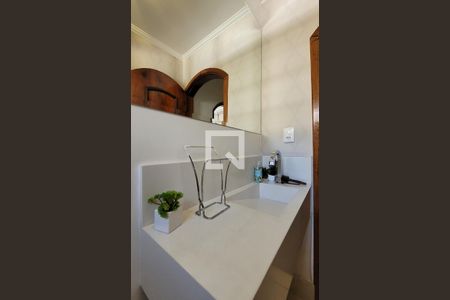 Casa à venda com 295m², 4 quartos e 4 vagas Casa à venda com 295m², 4 quartos e 4 vagasLavabo