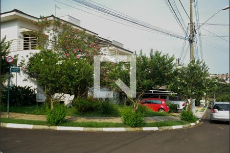 Casa de condomínio para alugar com 300m², 5 quartos e 4 vagasFachada