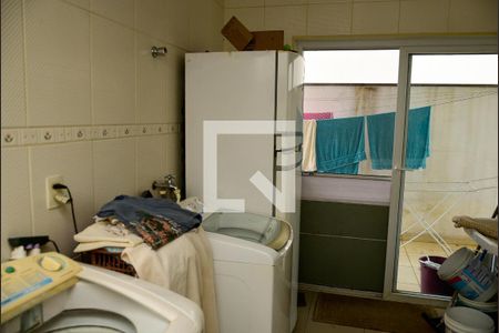 Casa de condomínio para alugar com 300m², 5 quartos e 4 vagasLavanderia