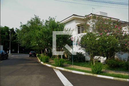 Casa de condomínio para alugar com 300m², 5 quartos e 4 vagasFachada