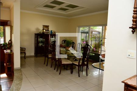 Casa de condomínio para alugar com 300m², 5 quartos e 4 vagasSala de Jantar