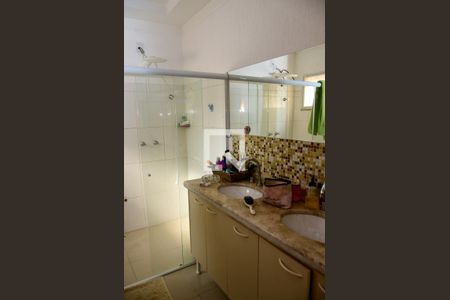 Casa de condomínio para alugar com 300m², 5 quartos e 4 vagasBanheiro Suíte Térreo