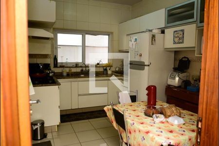 Casa de condomínio para alugar com 300m², 5 quartos e 4 vagasCozinha