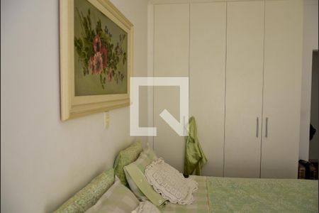 Casa de condomínio para alugar com 300m², 5 quartos e 4 vagasSuíte Térreo