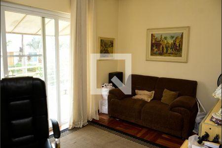 Casa de condomínio para alugar com 300m², 5 quartos e 4 vagasEscritório