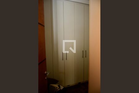 Casa de condomínio para alugar com 300m², 5 quartos e 4 vagasArmário Suíte 2