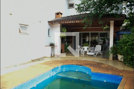 Casa de condomínio para alugar com 300m², 5 quartos e 4 vagasPiscina